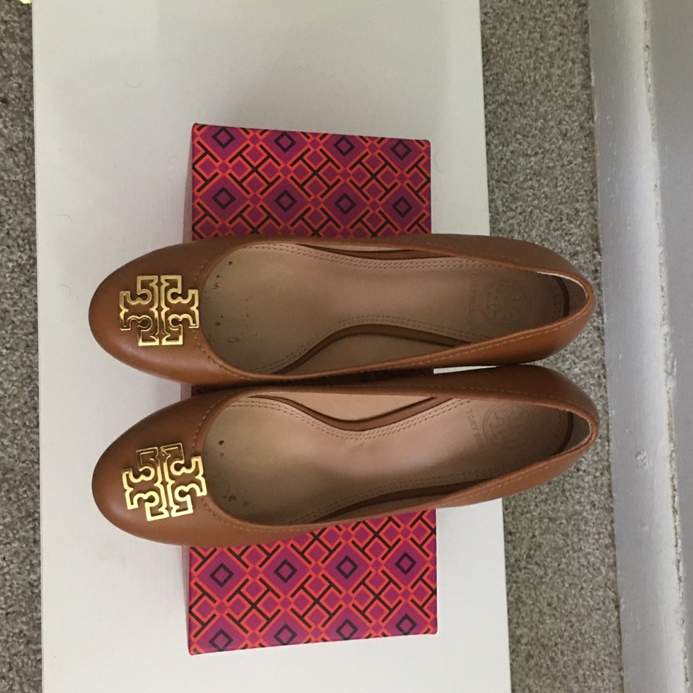 Tory Burch Tan Wedges Size 7.5